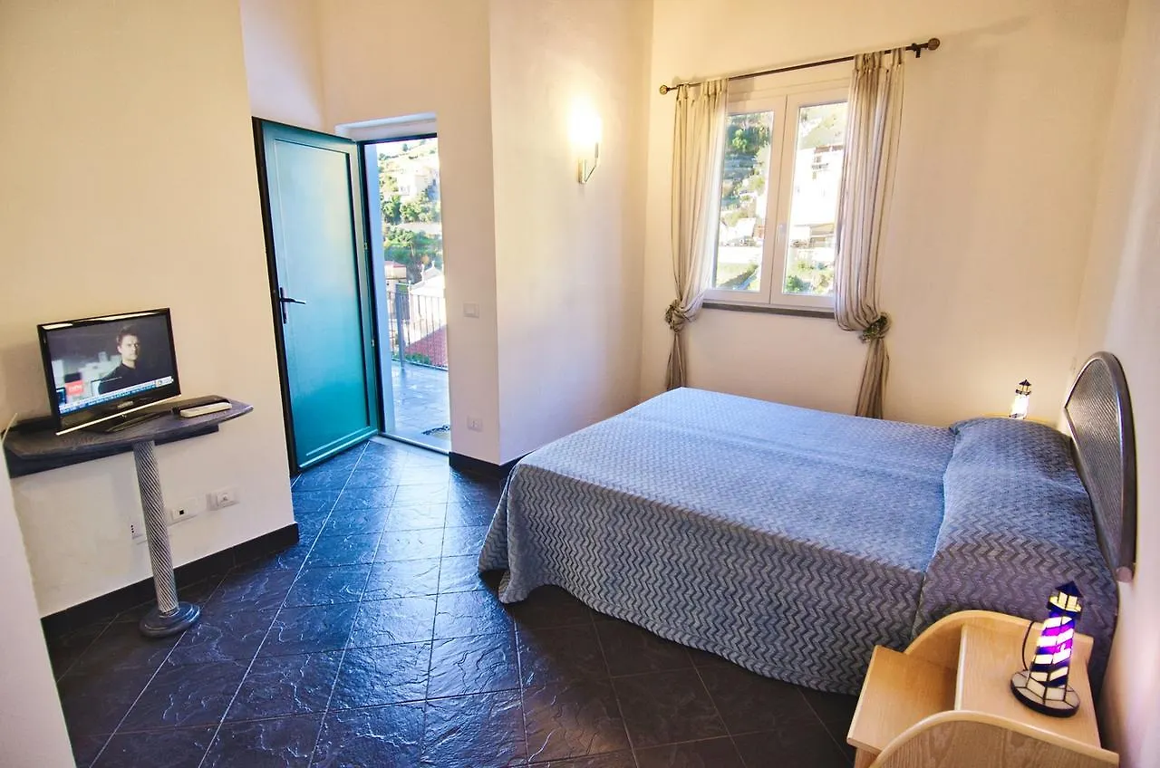 **** Aparthotel Cinqueterre Residence Riomaggiore Italy