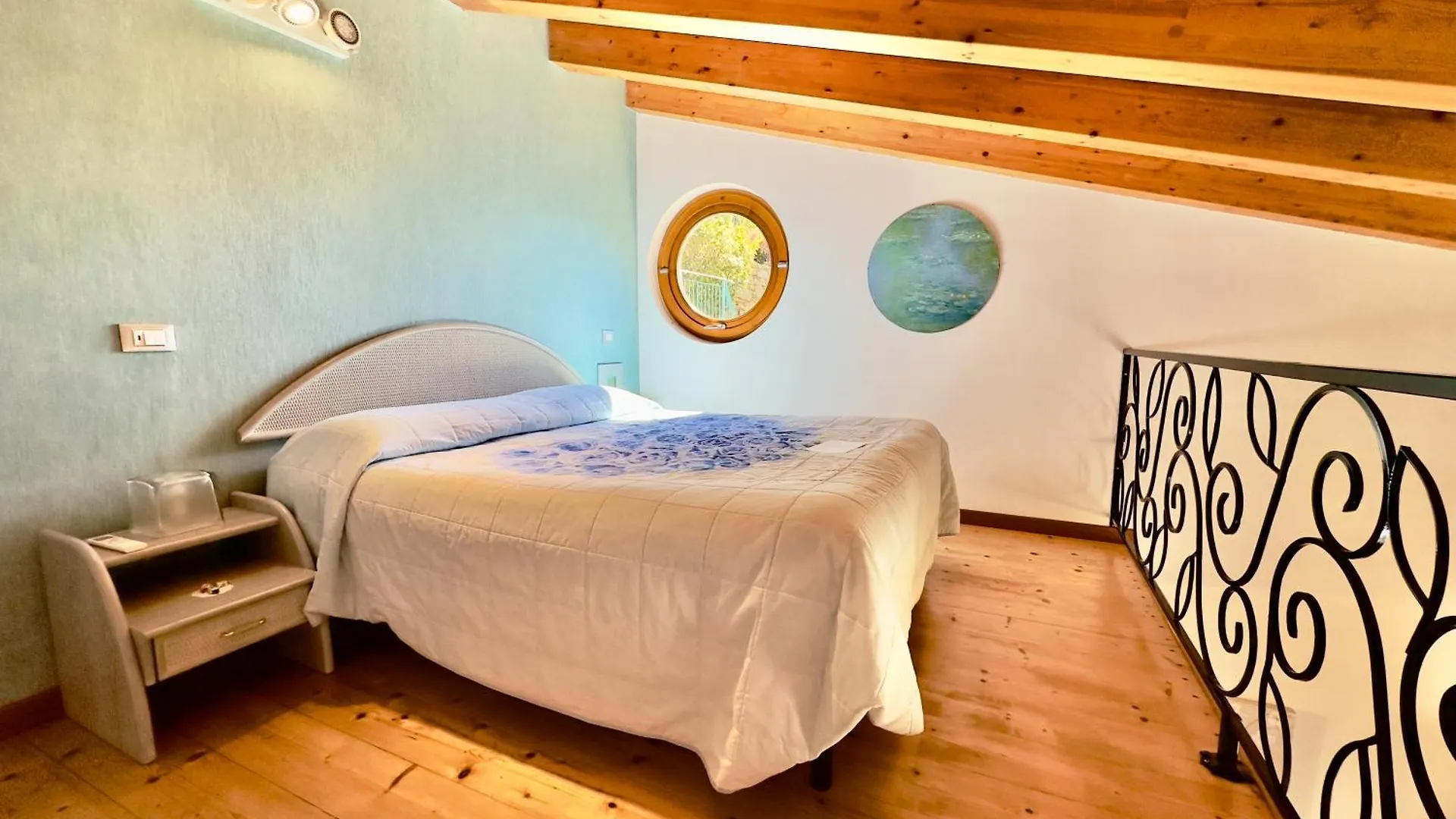 Cinqueterre Residence Riomaggiore 4*,