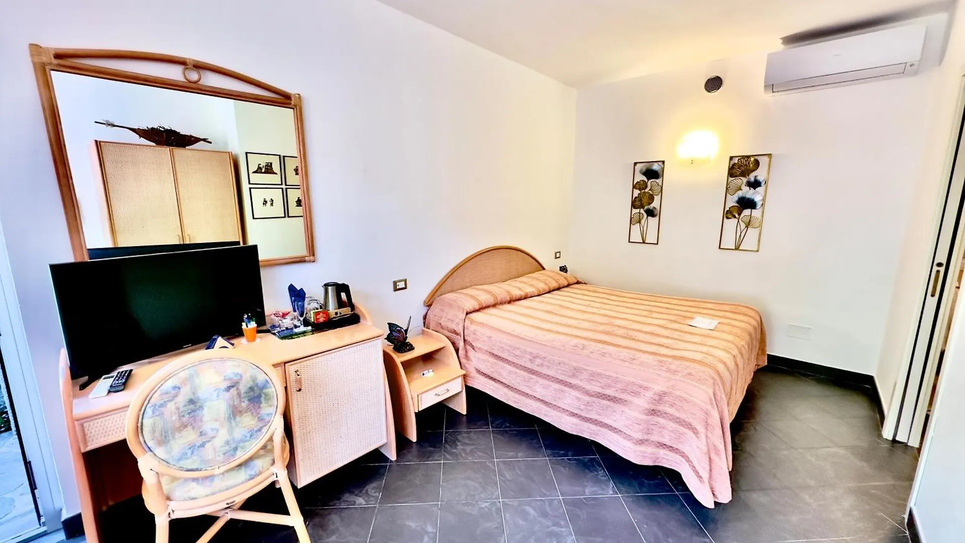 **** Aparthotel Cinqueterre Residence Riomaggiore Itálie