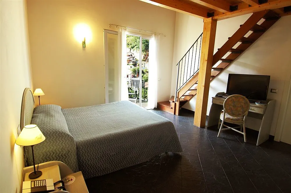 **** Aparthotel Cinqueterre Residence Riomaggiore Italy